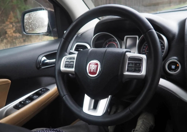 Fiat Freemont cena 43900 przebieg: 228890, rok produkcji 2015 z Braniewo małe 667